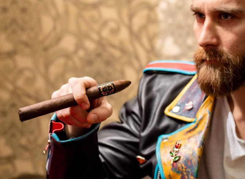 Trabucuri și Tendințe: Renașterea Aromei Luxului în România 2 trabuc