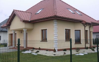 Cum să Alegi Firma Potrivită pentru Repararea Acoperișului Tău