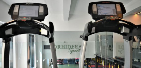 Cum să-ți atingi obiectivele în fitness cu un antrenor personal