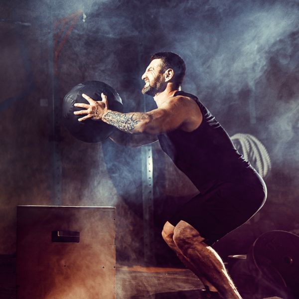 Cum să îți găsești un antrenor personal profesionist și motivant în București, care să te ajute să îți atingi obiectivele fitness