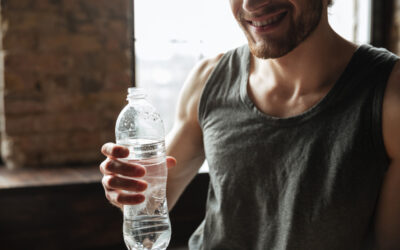 5 motive pentru care sportivii ar trebui să consume apă alcalină
