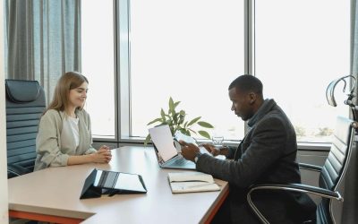 Află cum poți evalua nivelul cunoștințelor de limbi străine ale angajaților tăi