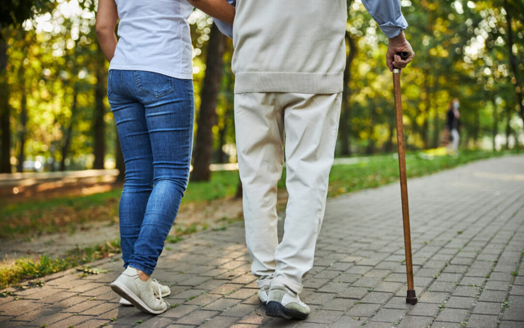 Ce beneficii ofera bastoanele pentru deplasarea persoanelor cu deficiente de mobilitate?