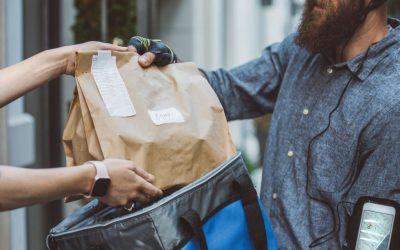 Cum alegi cele mai bune ambalaje alimentare pentru a păstra mâncarea caldă pe durata livrării?