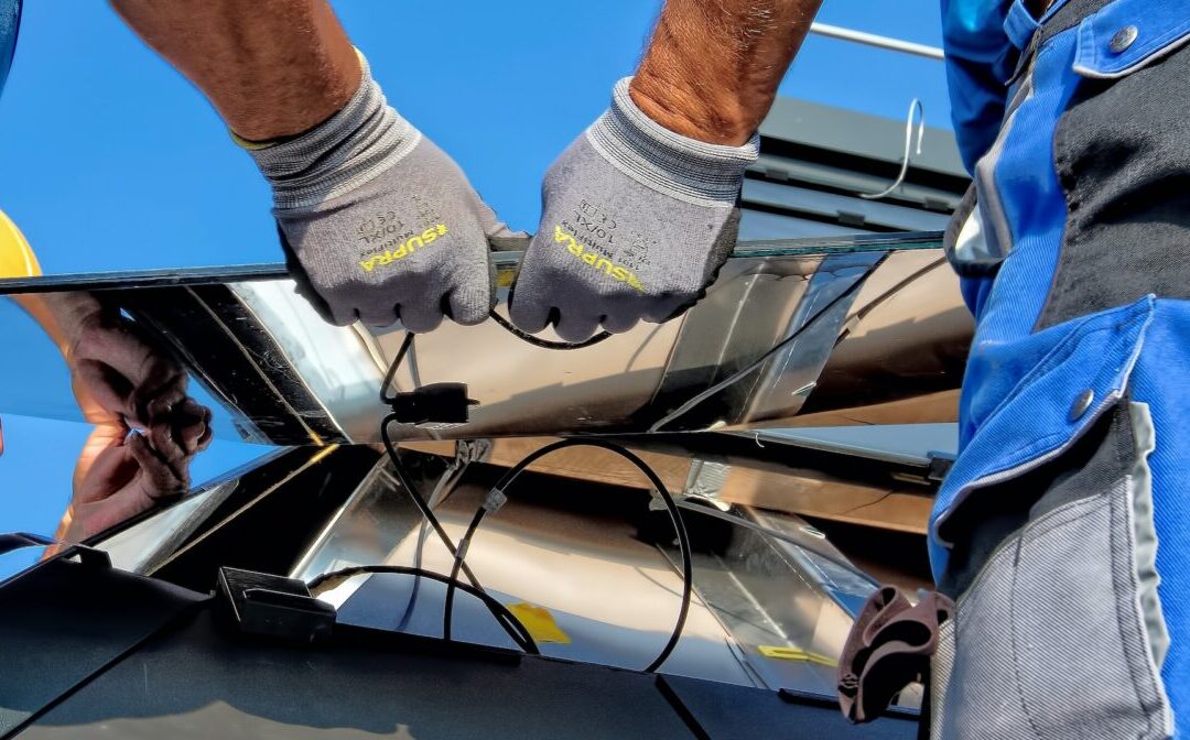 Cum pot fi montate cu ușurință panourile fotovoltaice – de ce trebuie să ții cont pentru un proces fără probleme