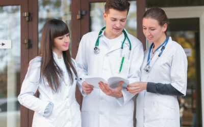 Uniforme medicale: caracteristici distinctive si articole de imbracaminte