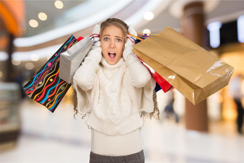 Cumpara acum! Prinși în plasa marilor branduri: deschide ochii la tehnicile de vânzare