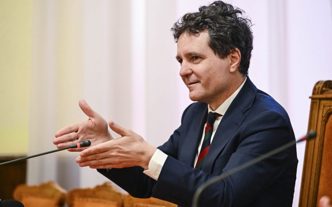 De ce Nicușor Dan este o voce a normalității în politica românească