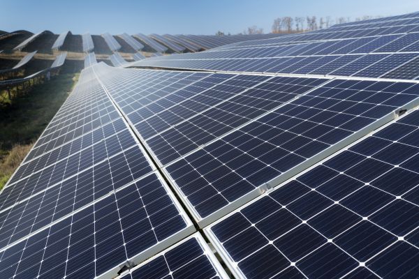 Panouri fotovoltaice: Tot ce trebuie să știi despre energia solară
